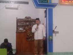 Dandim 0403 OKU Berikan Bantuan Usai Solat Subuh Berjamaah di Masjid Annur Baturaja