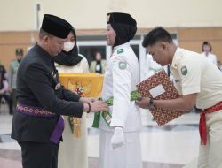 PJ Bupati OKU Resmi Melantik Dan Kukuhkan  34 Anggota Paskibraka